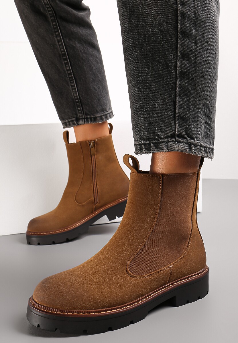 Brązowe Sztyblety Botki z Imitacji Zamszu na Grubej Podeszwie Sarel