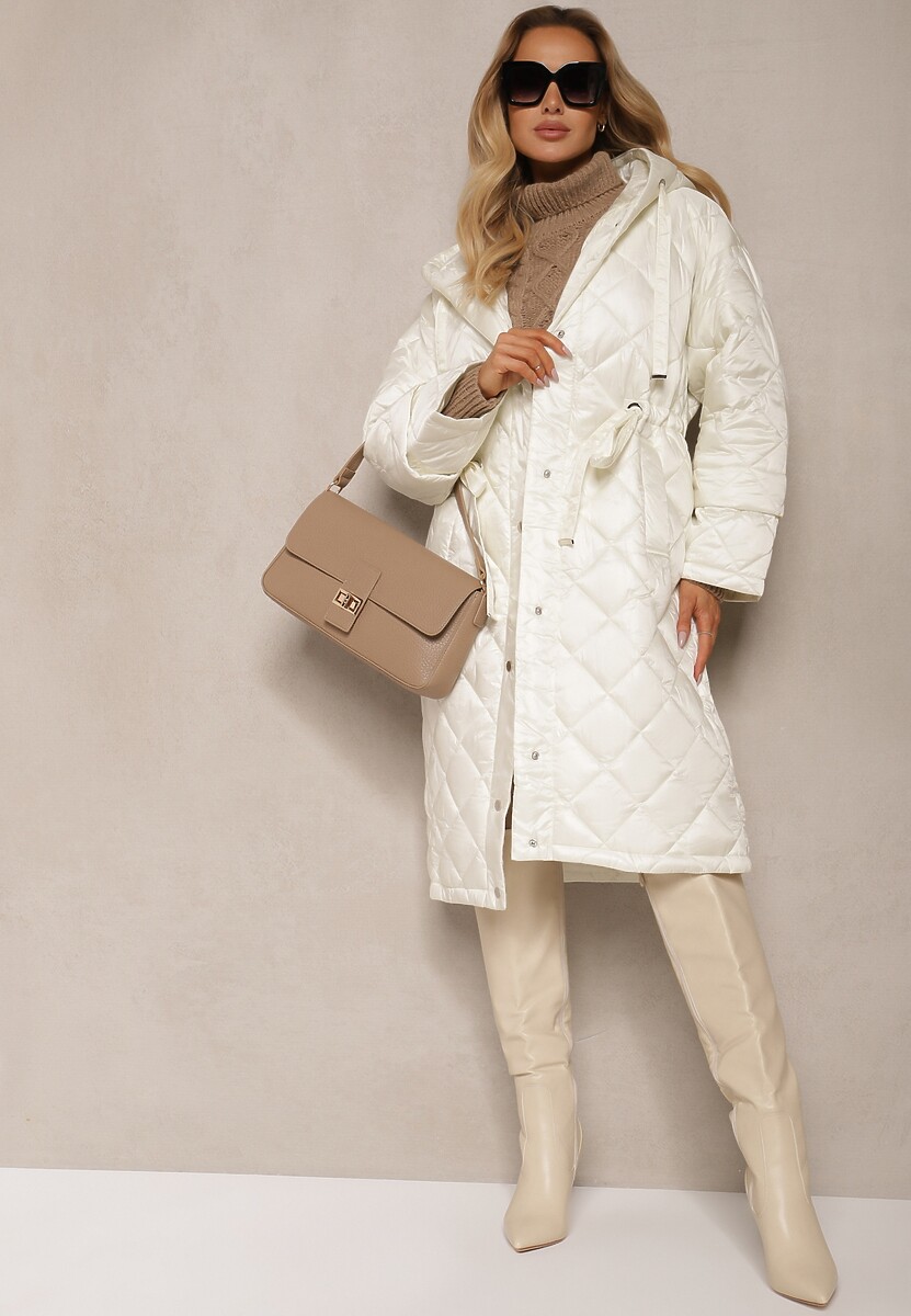 Jasnobeżowa Długa Kurtka z Kapturem i Paskiem w Talii Zdobiona Pikowanymi Przeszyciami Nikilya