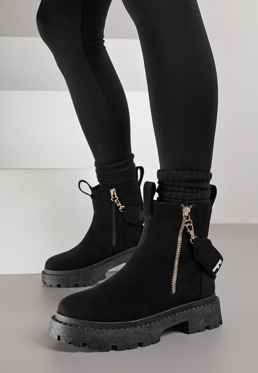 Czarne Botki z Ozdobną Taśmą z Nadrukiem Dudrey