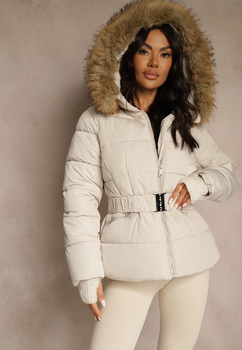 Ciemnozielona Kurtka Pikowana z Nieodpinanym Kapturem Futerkiem i Paskiem Retelda