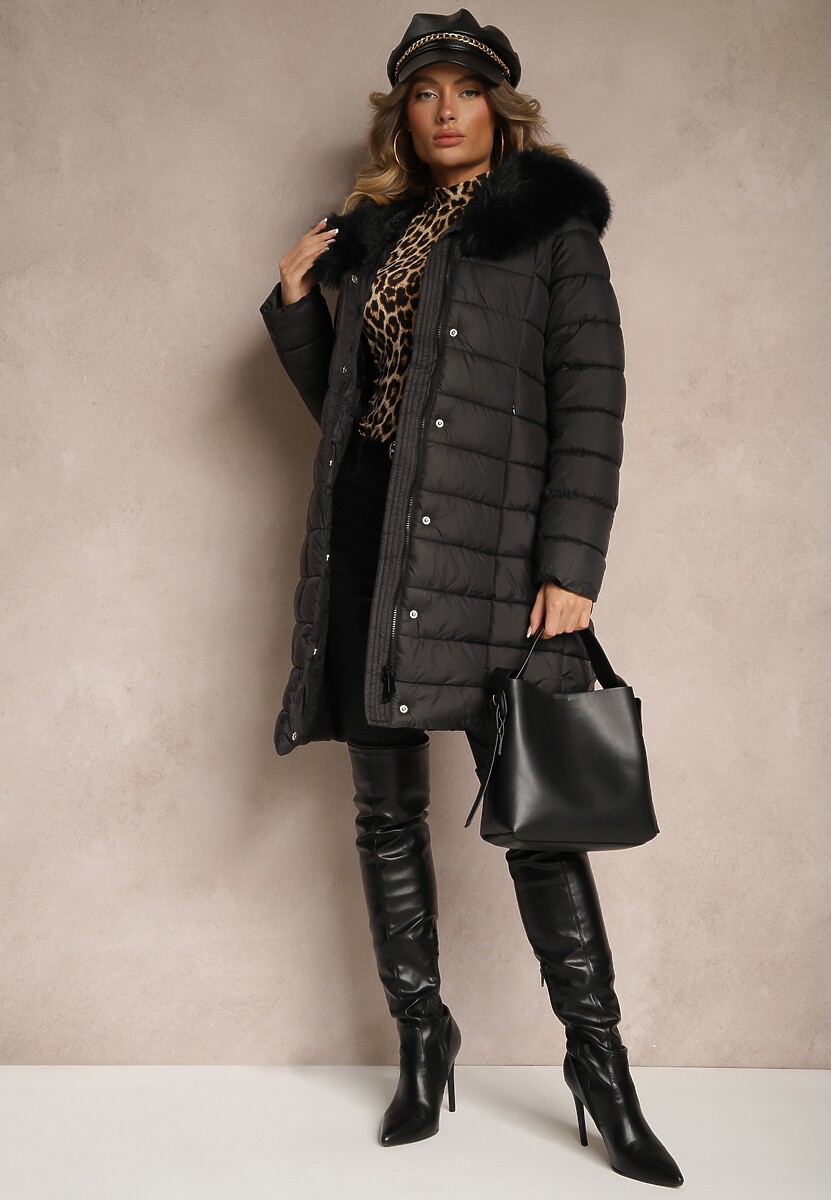 Czarna Kurtka Pikowana Wiązana w Talii z Futerkiem Odpinanym na Kapturze Firinka