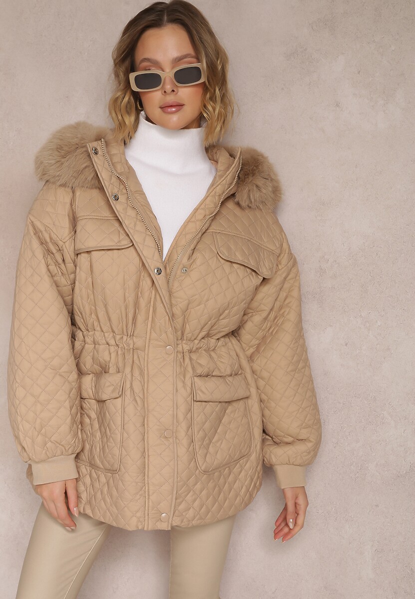 Beżowa Kurtka z Futrzanym Kapturem i Drobnym Pikowaniem Obtashe