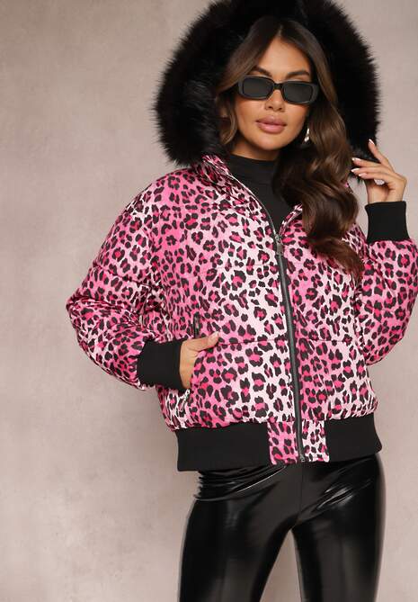 Różowa Pikowana Kurtka w Panterkę z Kapturem i Ozdobną Saszetką Sadeve