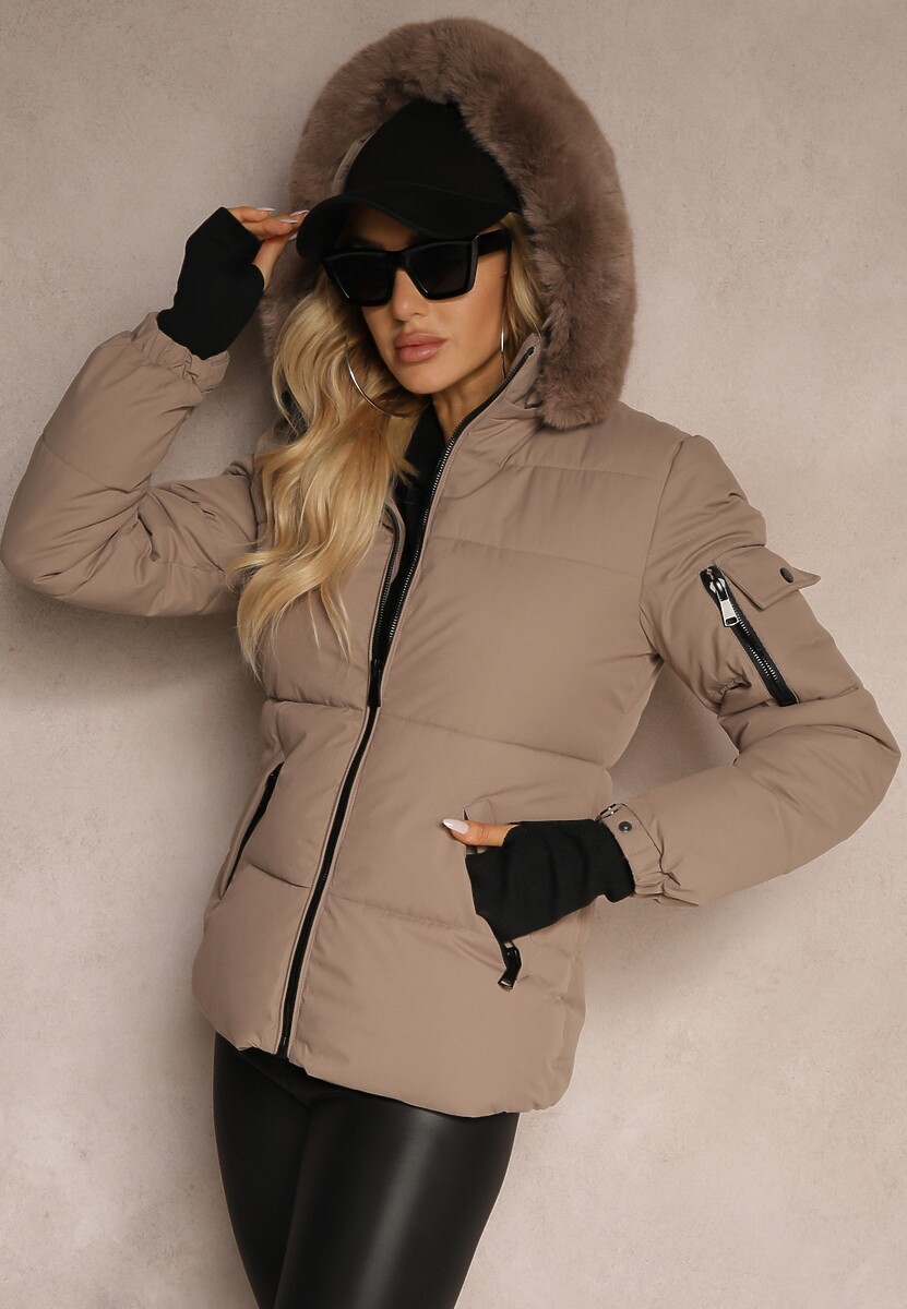 Ciemnobeżowa Kurtka z Pikowanym Przeszyciem i Odpinanym Kapturem z Futrem i Długimi Mankietami Zinitha