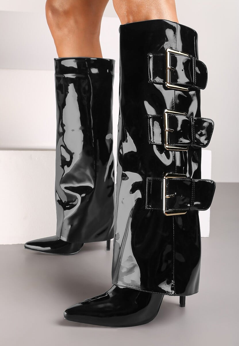 Czarne Kozaki Bikery Lakierowane na Szpilce Ozdobione Klamrami i Wywiniętą Cholewką Cretira