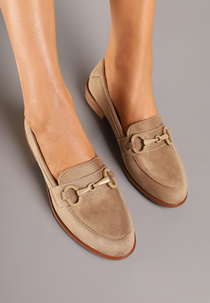 Ciemnobeżowe Mokasyny Vices z Wkładką ze Skóry Naturalnej Zdobione Łańcuszkiem Delariona