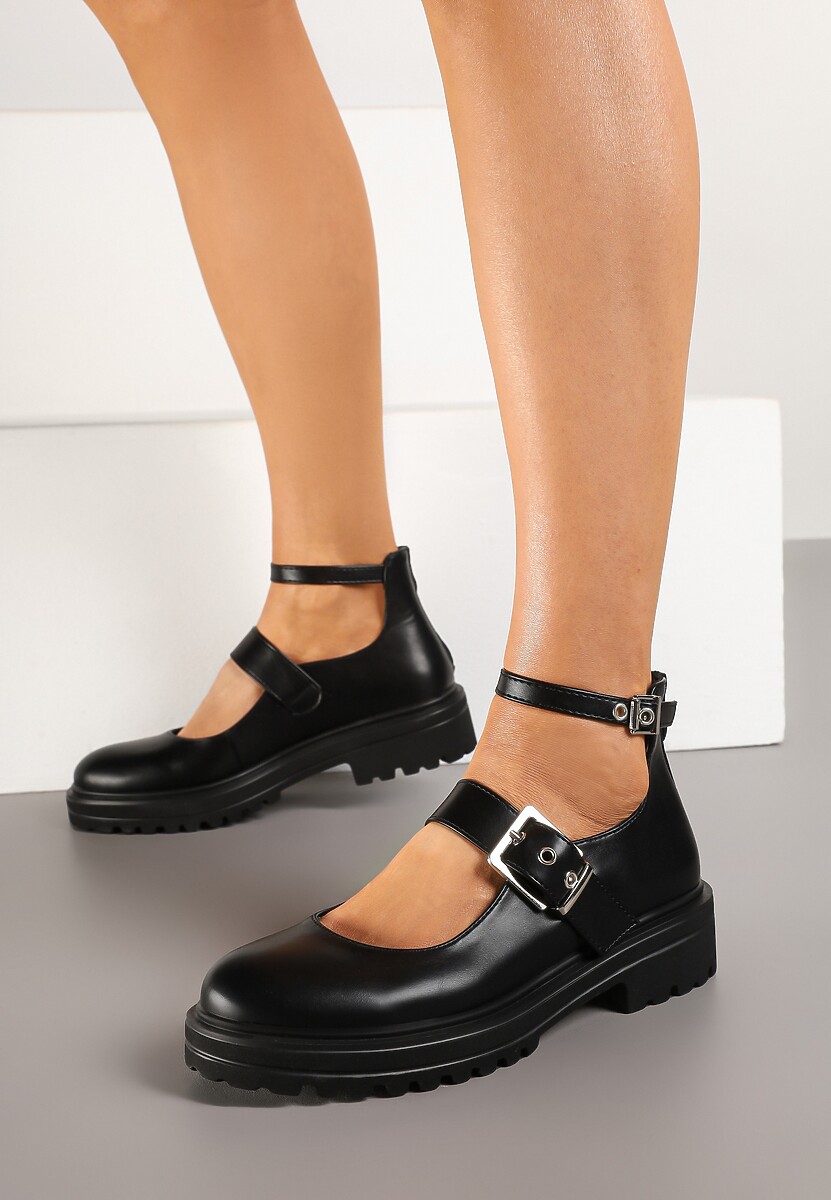 Czarne Półbuty na Grubej Podeszwie z Ozdobnymi Sprzączkami Irissia