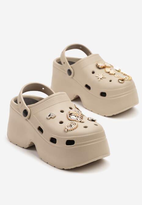 Ciemnobeżowe Piankowe Klapki na Grubej Podeszwie z Wycięciami i Aplikacjami Lilseki