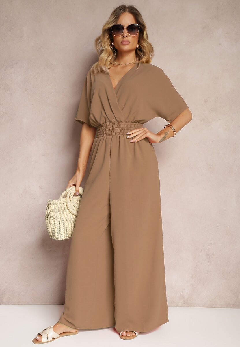 Brązowy Taliowany Kombinezon z Zakładkowym Dekoltem i Gumką w Pasie Vimalynna