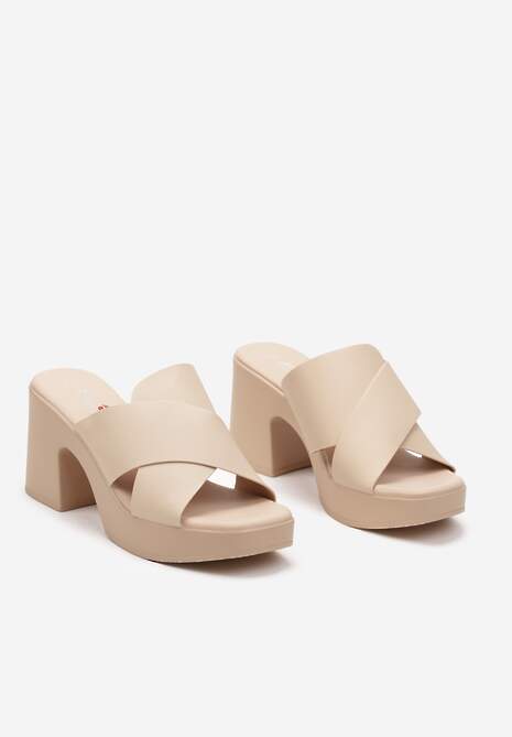 Ciemnobeżowe Wsuwane Klapki z Ekoskóry na Słupku Fazara