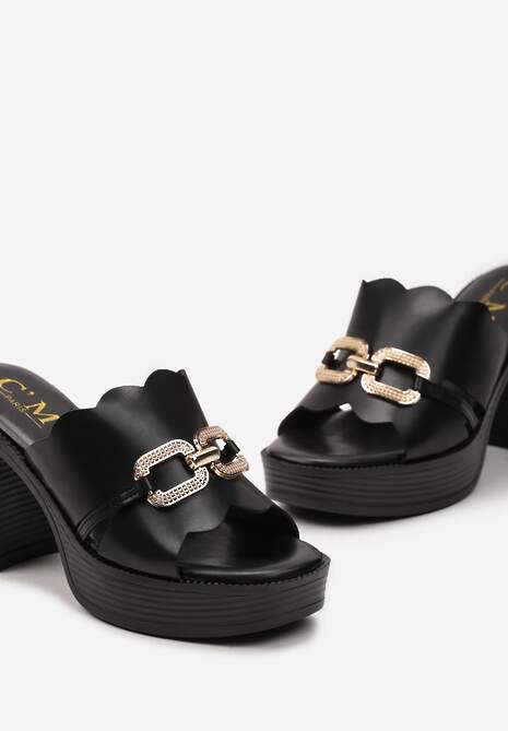 Czarne Klapki Ozdobione Klamrą z Cyrkoniami na Platformie i Słupku Acrida