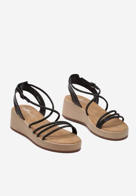 Czarne Sandały na Koturnie i Platformie Ozdobione Błyszczącymi Cyrkoniami Kaija