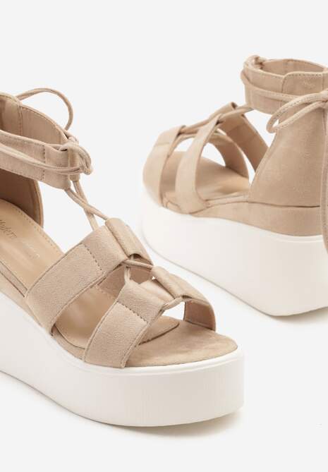 Beżowe Sandały na Koturnie z Wiązaniem Fevalenne