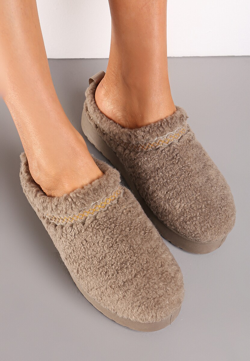 Ciemnobeżowe Kapcie na Platformie z Ozdobną Lamówką Topora