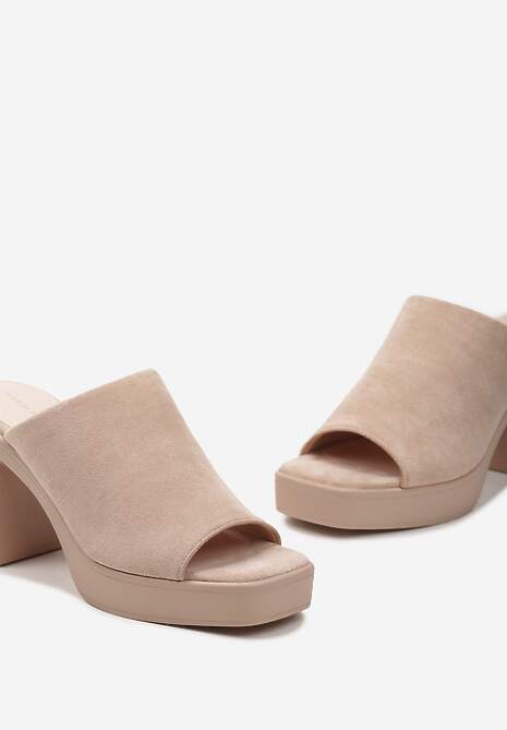 Ciemnobeżowe Klapki na Słupku z Platformą z Szerokim Paskiem z Ekozamszu Airgasta