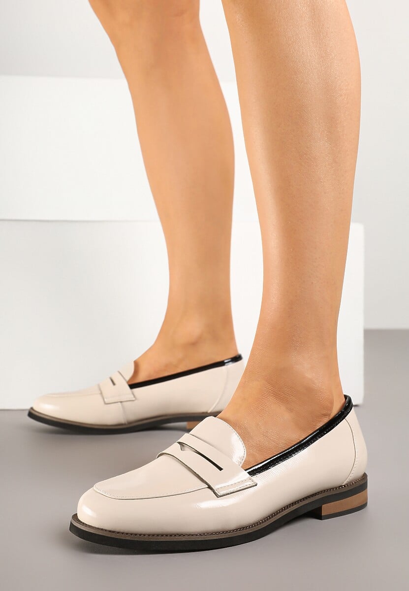 Beżowe Skórzane Mokasyny Lakierowane z Tłoczeniem Meradira