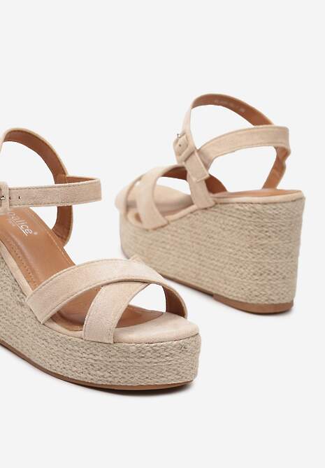 Beżowe Sandały na Plecionym Koturnie Zapinane na Sprzączkę Wokół Kostki Caldoni