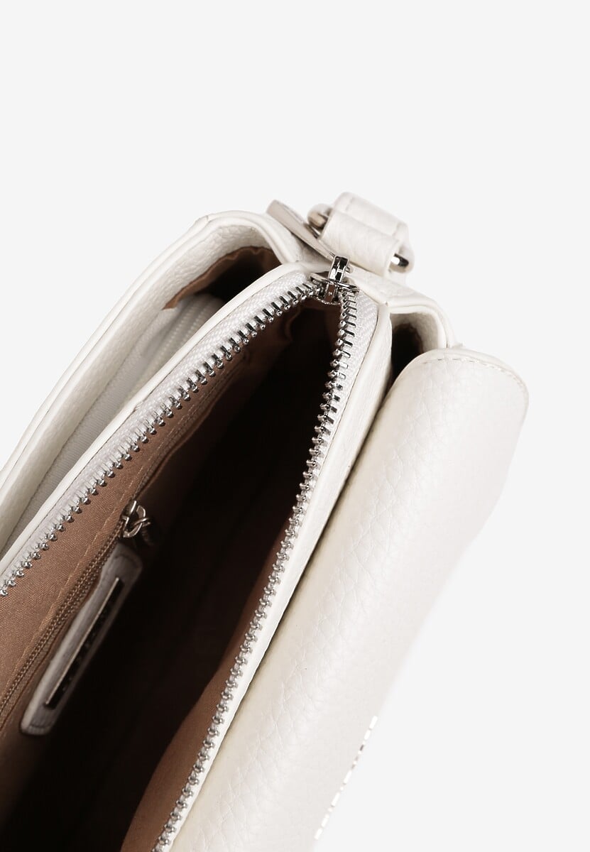 Biała Torebka Ozdobiona Napisem i Klapą Davisse