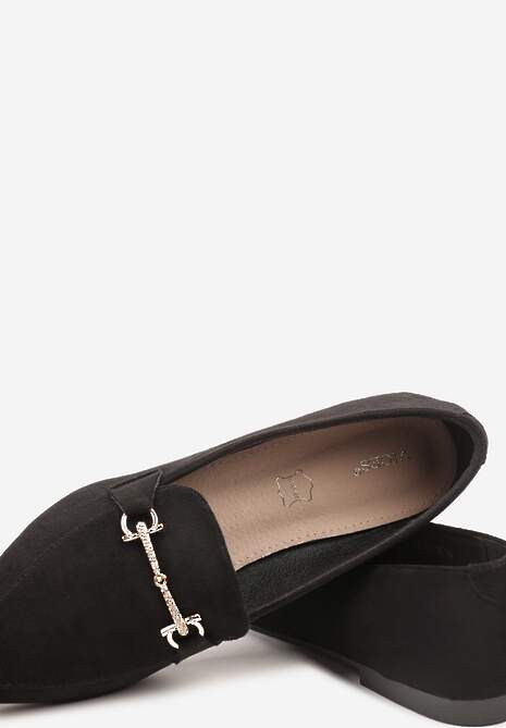 Czarne Mokasyny Vices ze Szpiczastym Noskiem Zdobione Aplikacją Rilosia