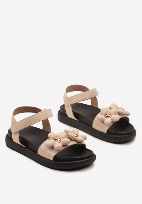 Beżowe Sandały Zapinane na Rzep z Kwiatkami i Złotymi Napisami Liolette