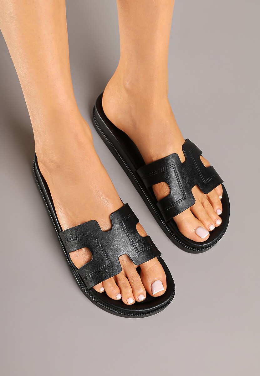 Czarne Klapki Ozdobione Wycięciami Kinelina