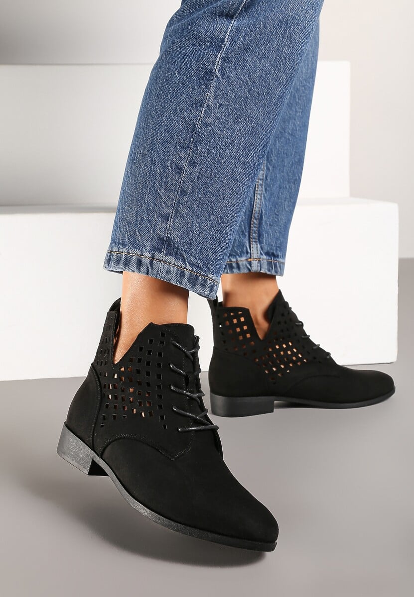 Czarne Sznurowane Botki ze Skórzaną Wkładką Ażurową Cholewką za Kostkę i Wycięciem Tlixa
