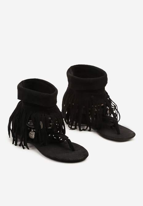 Czarne Sandały Typu Japonki Boho z Wysoką Cholewką z Frędzlami Effimay