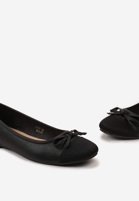 Czarne Balerinki z Ozdobnym Noskiem i Subtelną Kokardką Cosalba