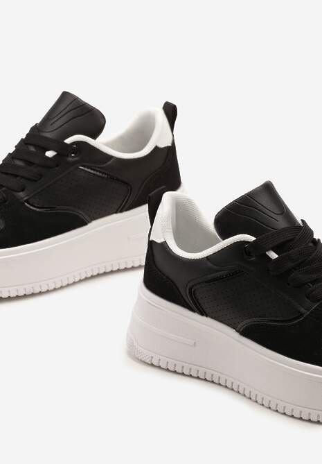 Czarne Sneakersy z Ekoskóry do Kostki na Grubej Płaskiej Podeszwie ze Sznurowaniami Garia