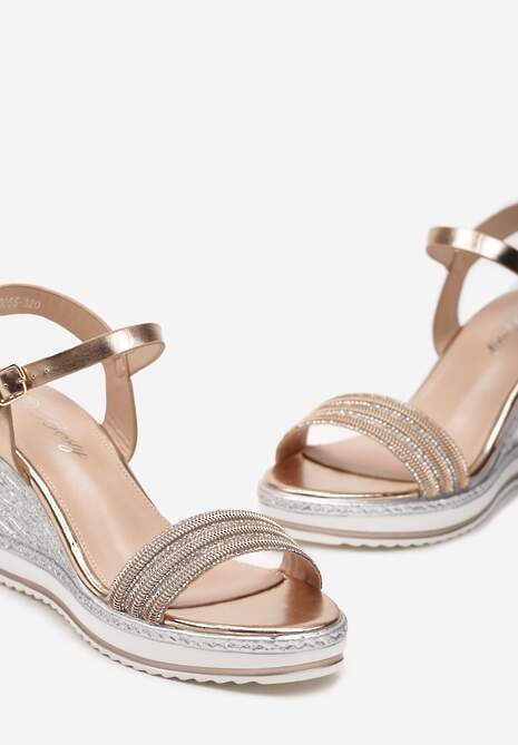 Szampańskie Sandały ze Sprzączką i Cyrkoniami na Koturnie Pariet