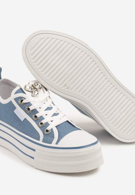 Niebieskie Trampki na Platformie z Biżuteryjną Aplikacją Flortewis