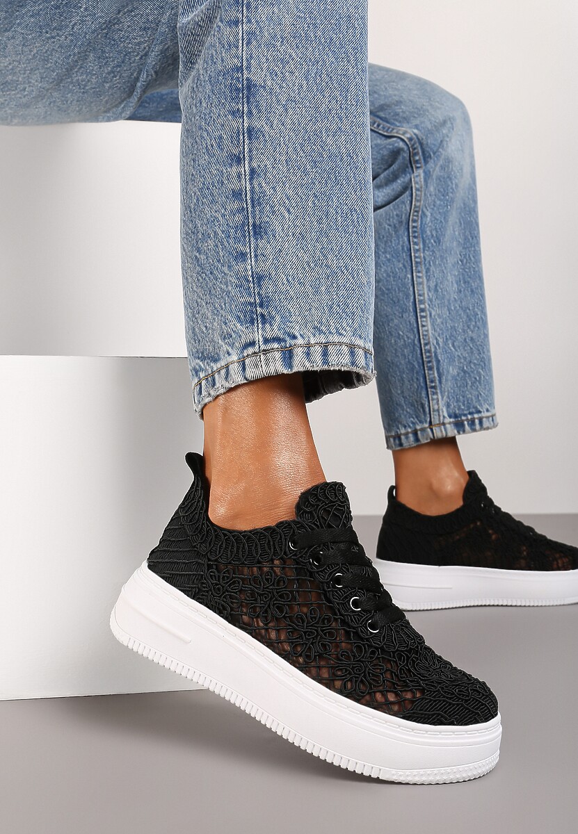 Czarne Sneakersy na Platformie przed Kostkę z Cholewką z Ażurowym Zdobieniem Ebivara
