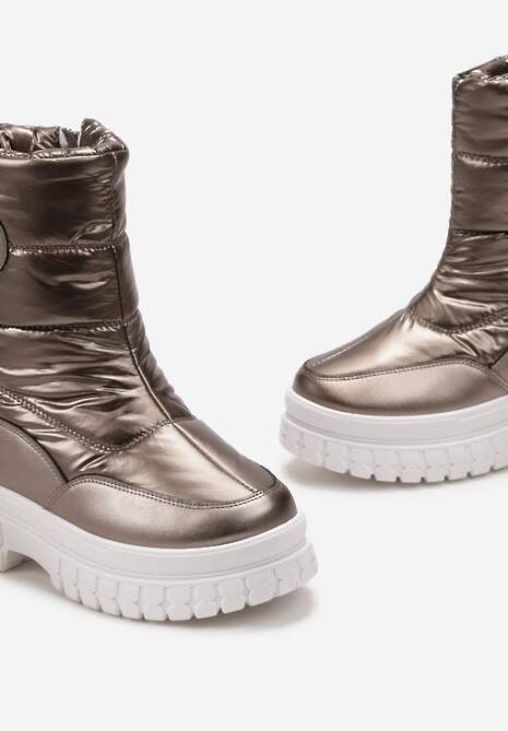 Brązowe Pikowane Śniegowce za Kostkę z Metalicznym Połyskiem i Naszywką Kinicro