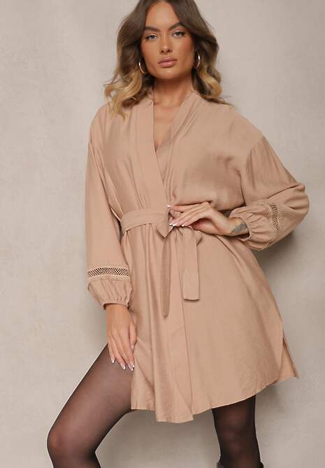 Beżowa Sukienka Kimono z Wiskozy z Kieszeniami Zdobiona Ażurowymi Wstawkami Salithia