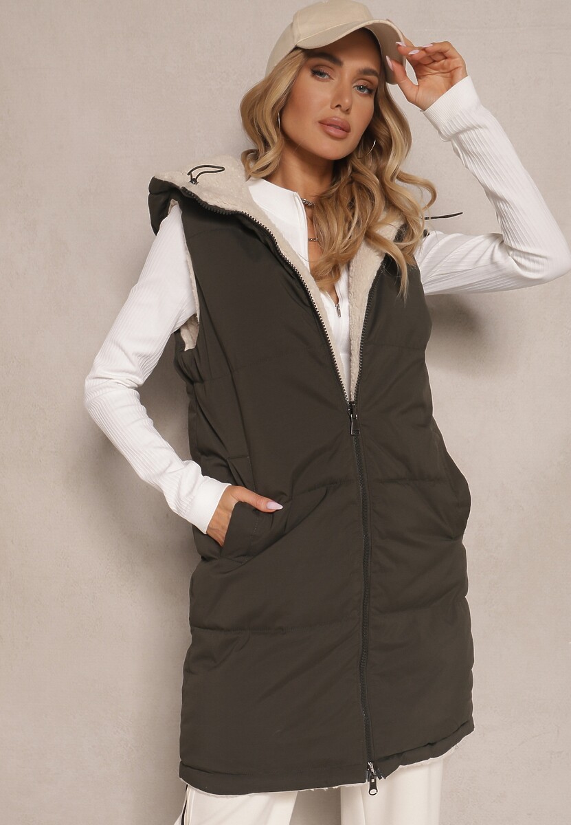 Ciemnozielona Dwustronna Kamizelka z Barankowym Futerkiem i Pikowanymi Przeszyciami z Kapturem Lertitana