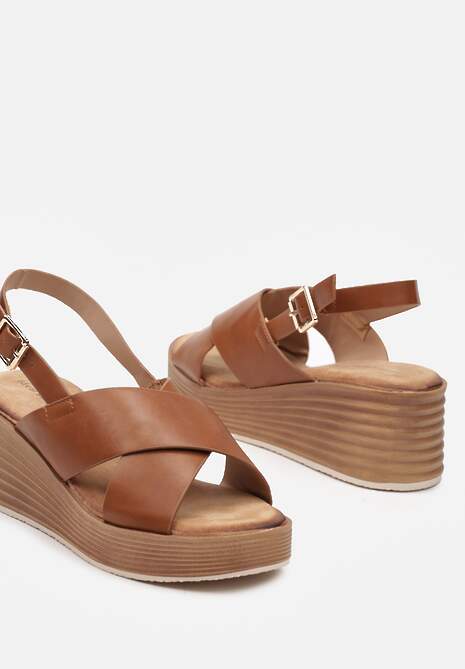 Brązowe Klasyczne Sandały na Koturnie z Odkrytą Piętą Zapinane na Sprzączkę Moonariel