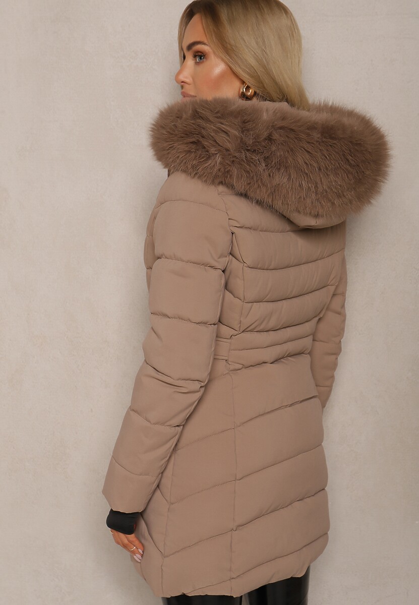 Ciemnobeżowa Pikowana Kurtka z Podszewką z Polarem i Kapturem z Futrzanym Obszyciem Eventina