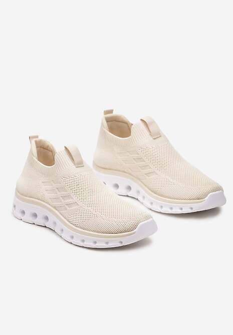 Beżowe Wsuwane Buty Sportowe z Materiałową Cholewką i Dziurkami w Podeszwie Aslla