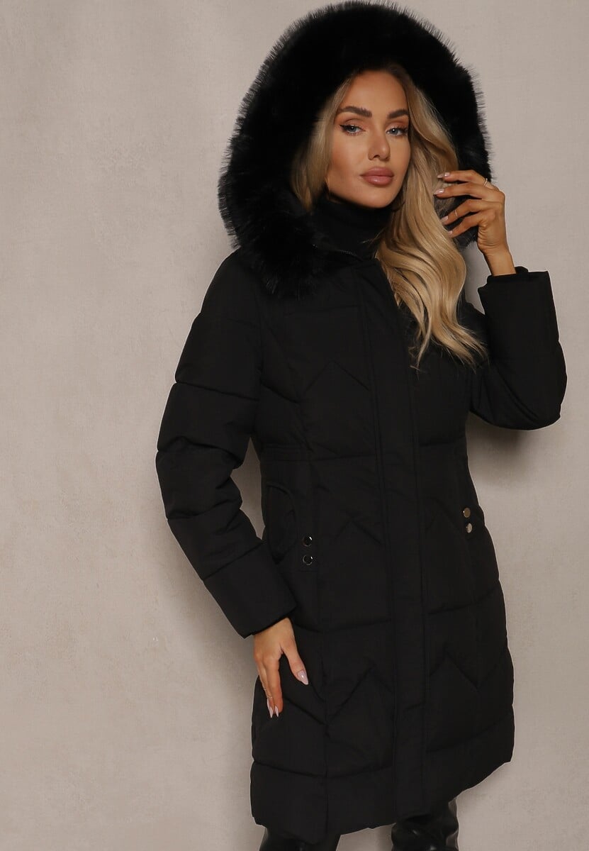 Czarna Taliowana Kurtka z Pikowanymi Przeszyciami i Kapturem z Futerkiem Tintelira