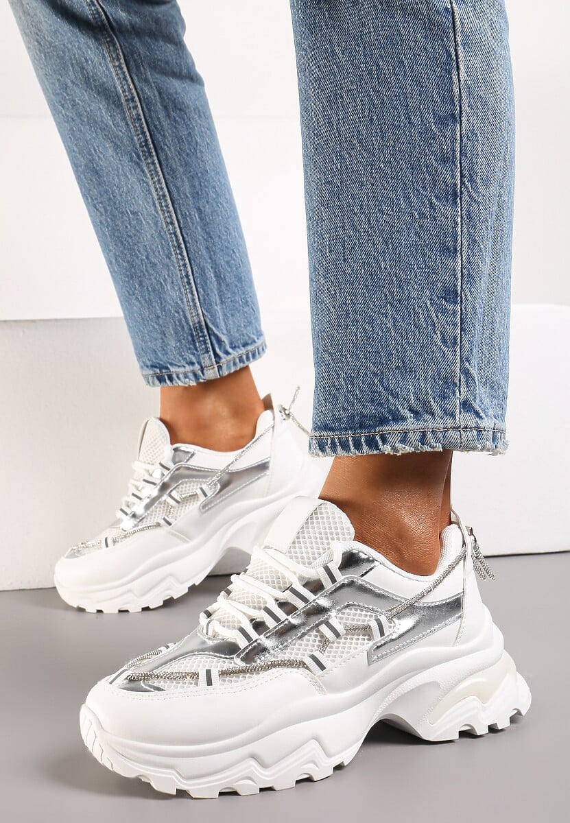 Białe Sneakersy z Ozdobnym Sznurkiem i Cyrkoniami na Grubej Podeszwie Fionalee