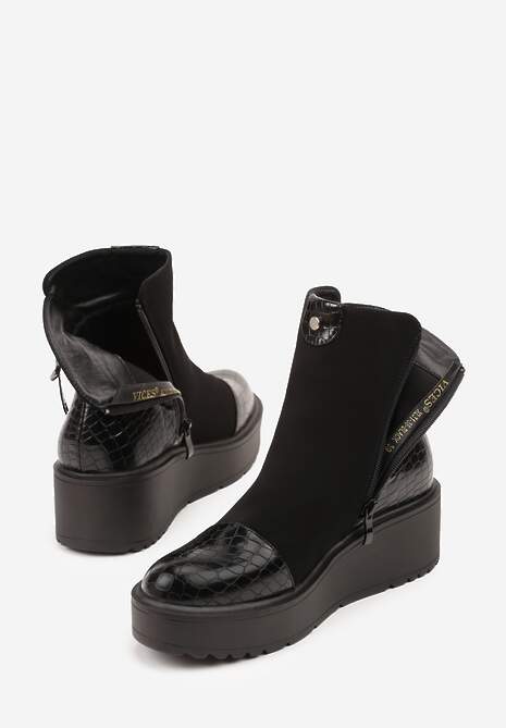 Czarne Botki Vices na Platformie Ozdobione Tłoczeniem Faleressa