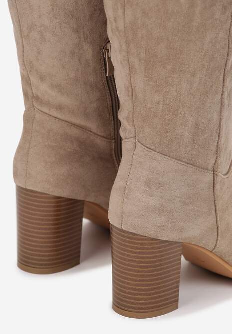 Ciemnobeżowe Botki na Słupku ze Szpiczastym Noskiem Lyrla