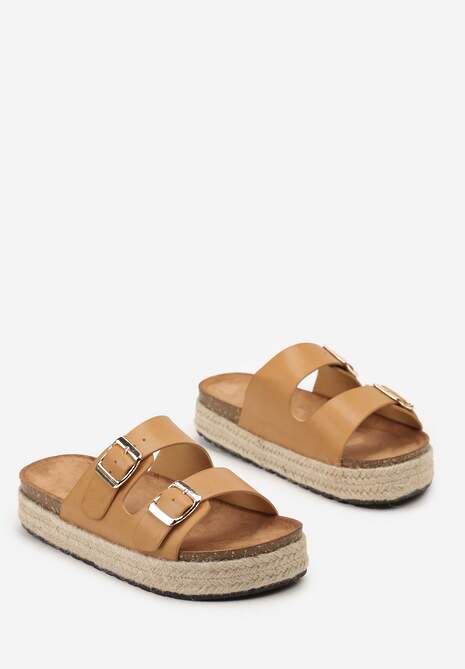 Ciemnobeżowe Klapki Na Niskiej Platformie z Korka i Plecionki Zapinane na Sprzączki Miwira