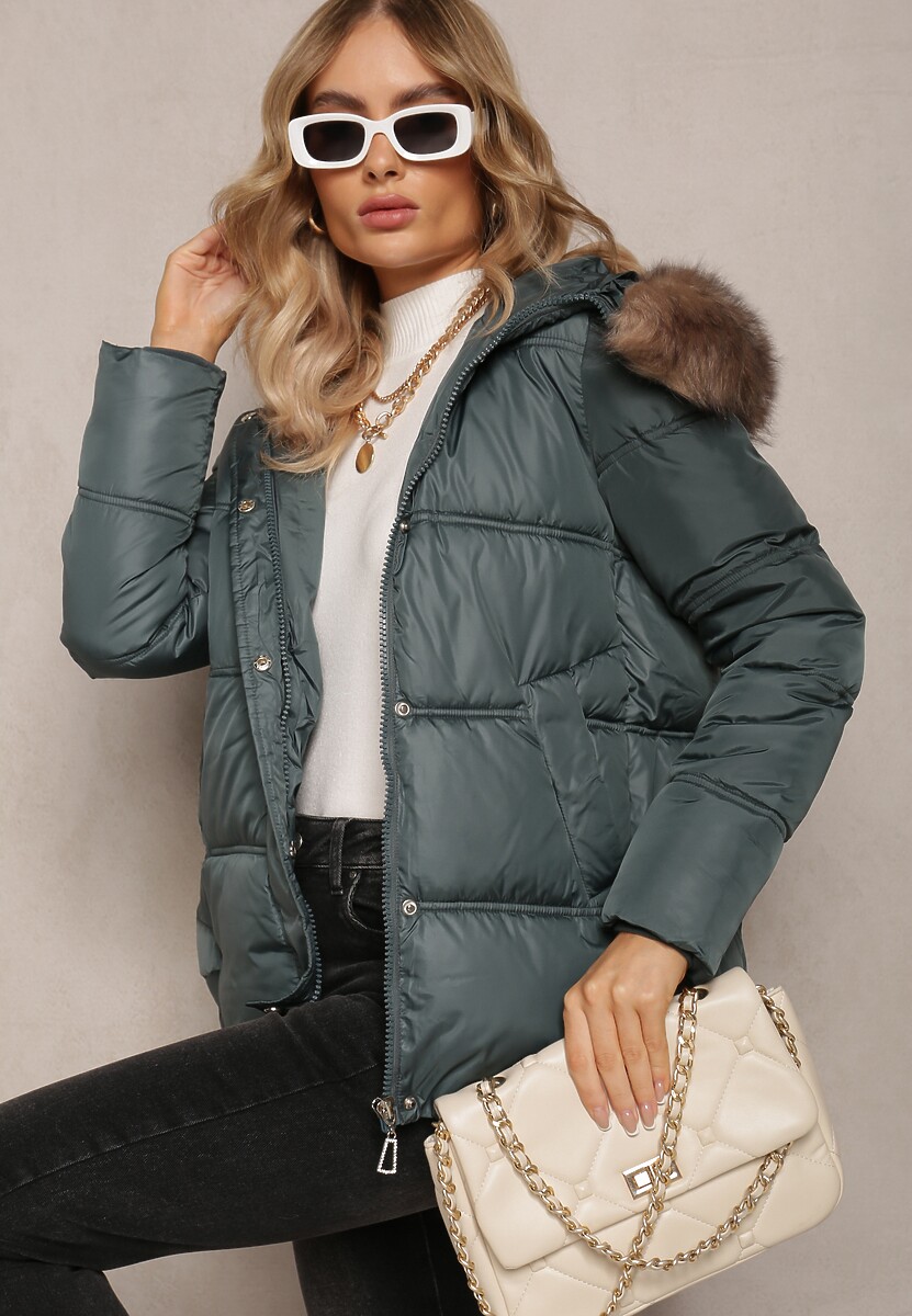 Zielona Kurtka Pikowana z Kapturem i Ozdobnym Futerkiem Mavuna