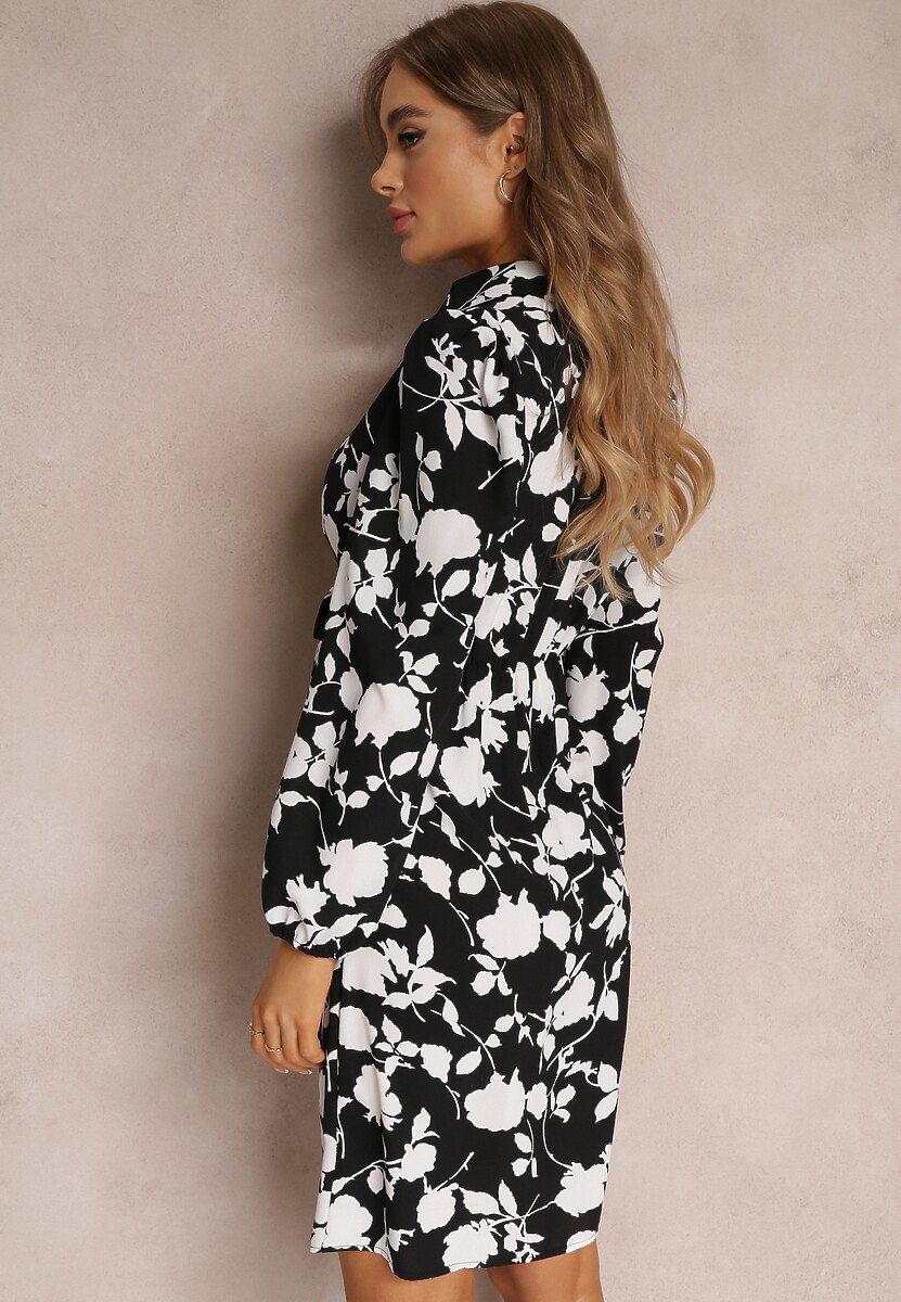 Czarna Koszulowa Sukienka w Kwiaty Ommofie