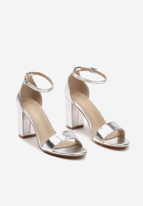 Srebrne Sandały na Słupku Zapinane przy Kostce na Sprzączkę Leafina