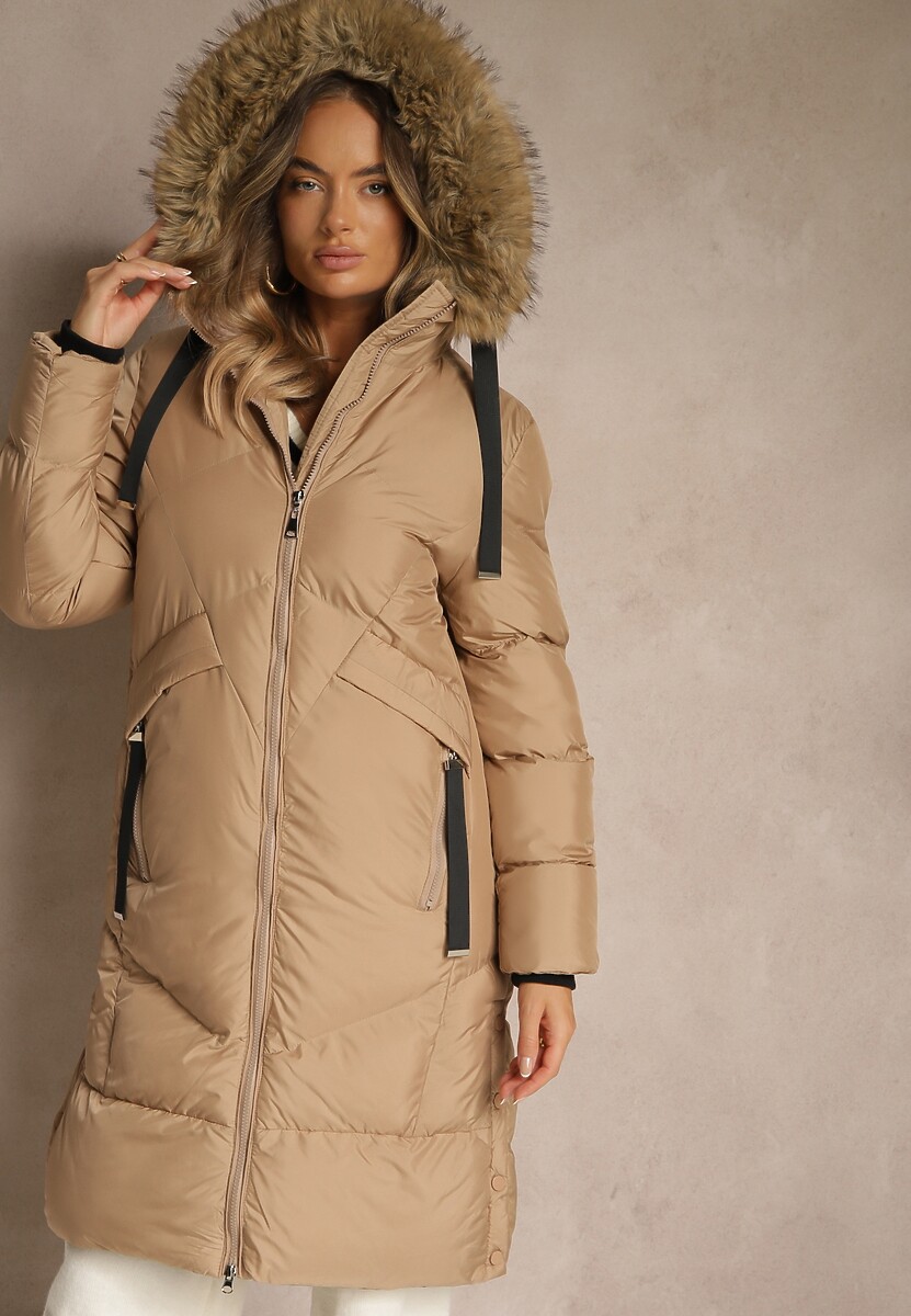 Czarna Kurtka z Pikowanymi Przeszyciami i Kapturem z Futrem Alandrie