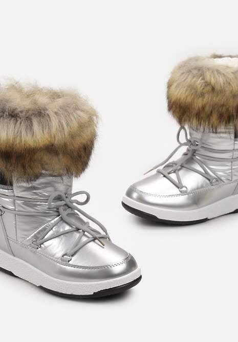 Srebrne Lakierowane Śniegowce Ozdobione Taśmą z Napisem i Futerkiem Altsie