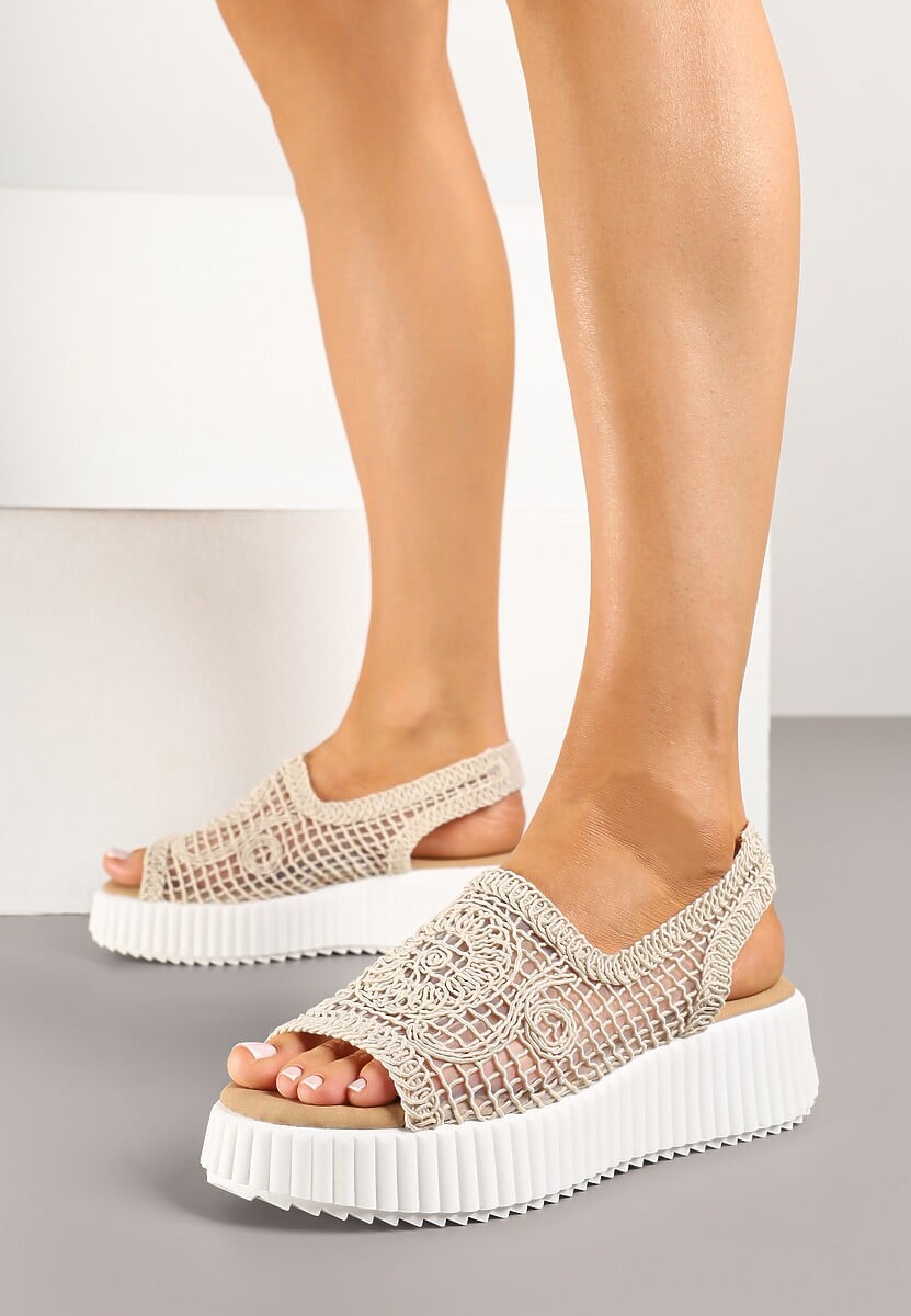 Beżowe Ażurowe Sandały na Grubej Podeszwie z Tłoczeniami Tanarila