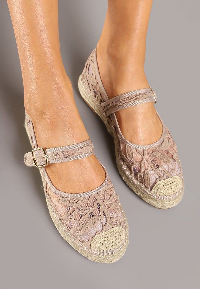 Ciemnobeżowe Espadryle na Plecionej Podeszwie z Paskiem i Koronkową Cholewką Tatonia